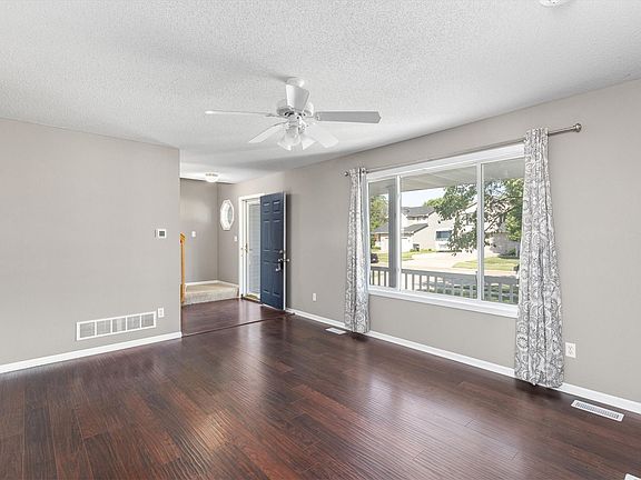 5th image of 3123 SE Cherry Blossom Dr