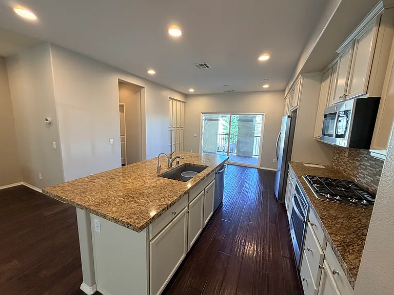 40879 Belleray Ave — Photo 17