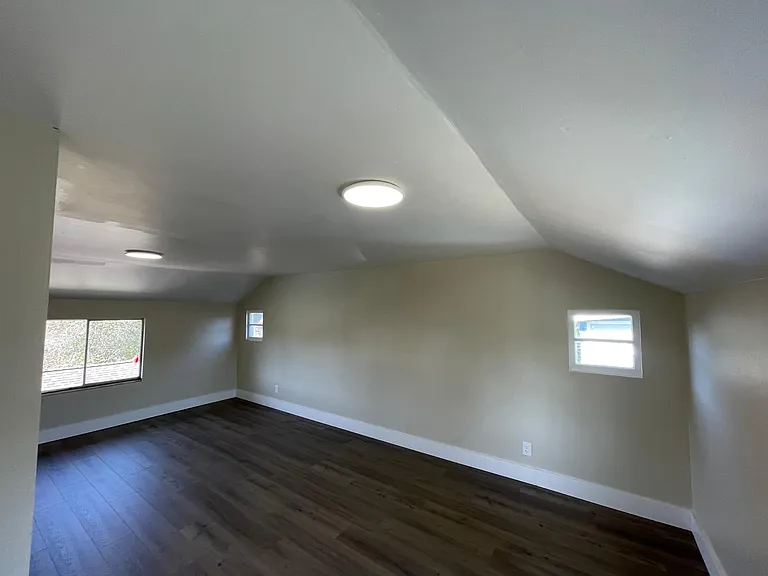 3241 Trinity St — Photo 12