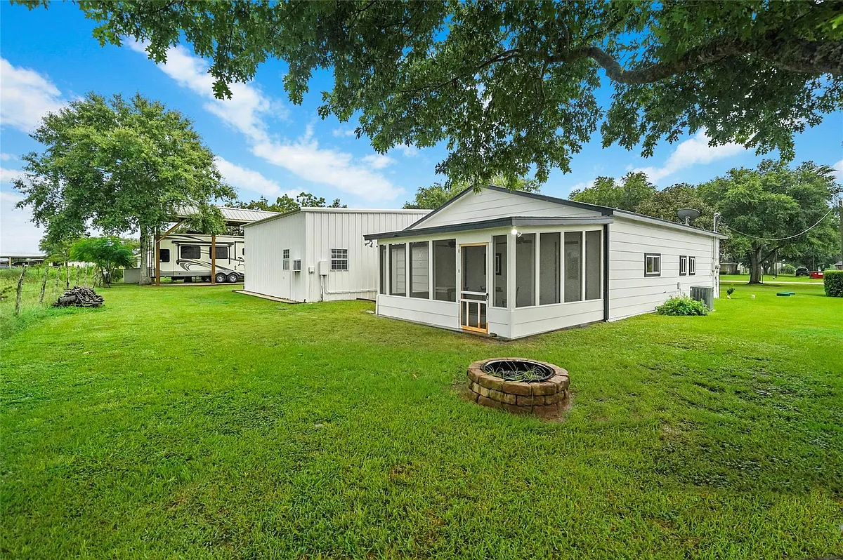 Building Photo - 30720 Waller Spring Creek Rd
