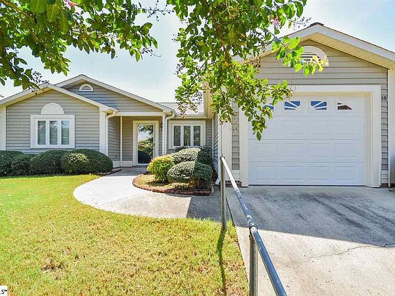 3rd image of 10 Hillview Dr