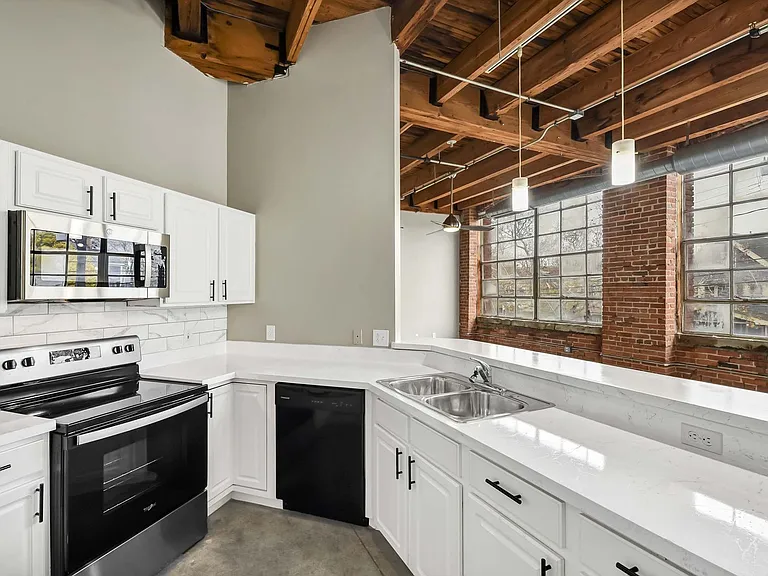 SoHo Lofts — Photo 12