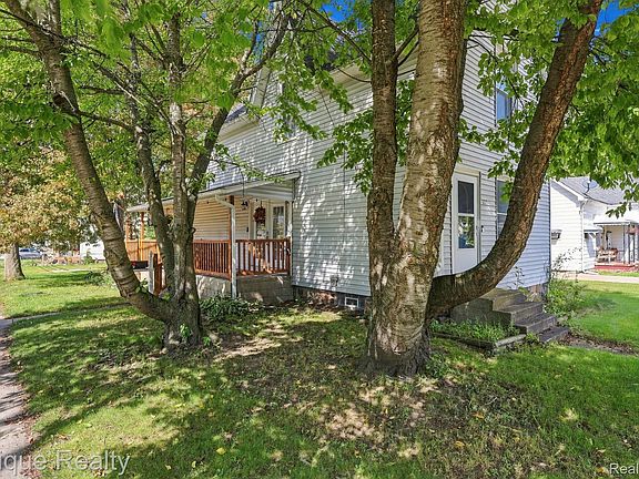 2nd image of 117 Mary St