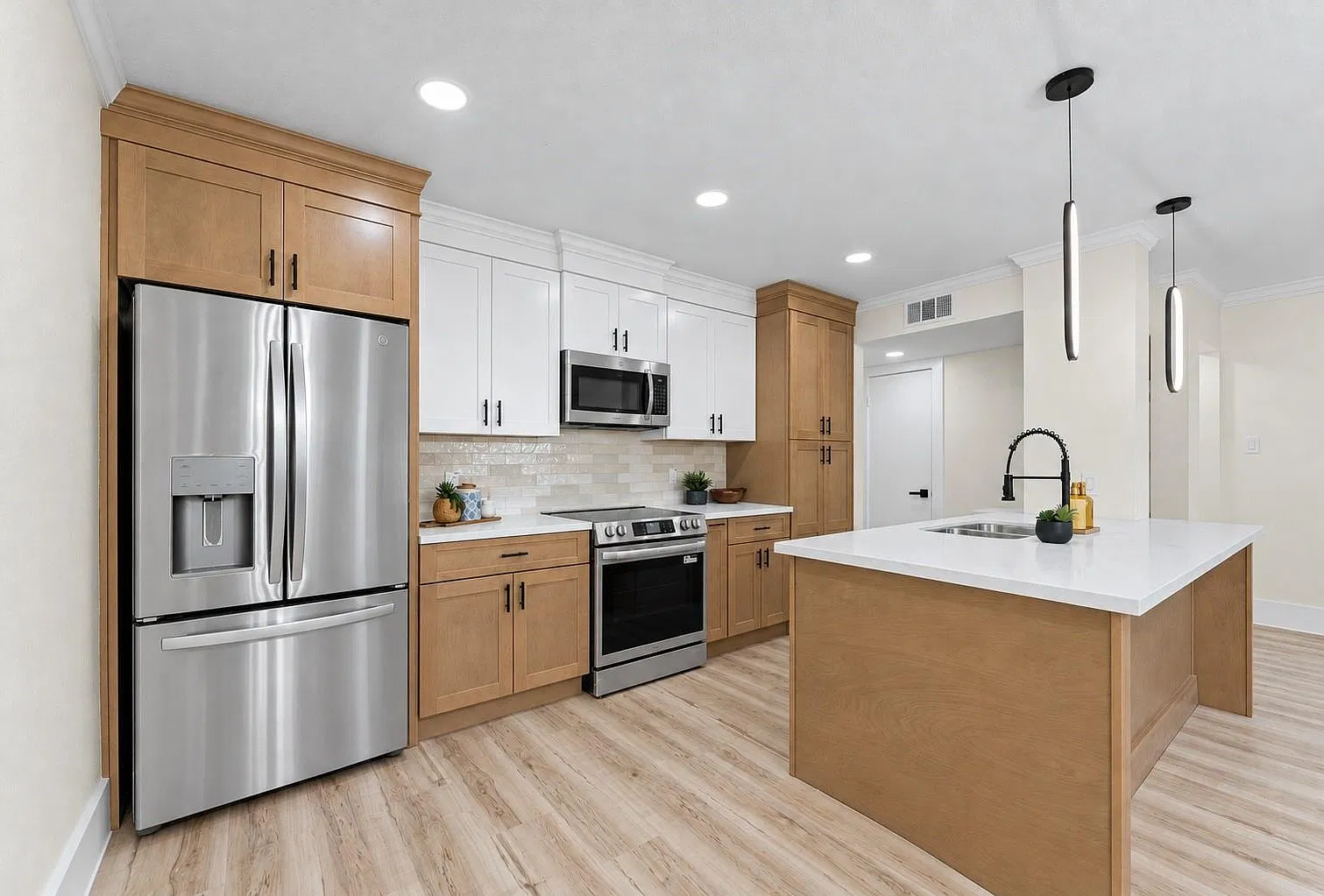 3 bed, 2.5 bath, 1848 sqft, $2,900 — Photo 1