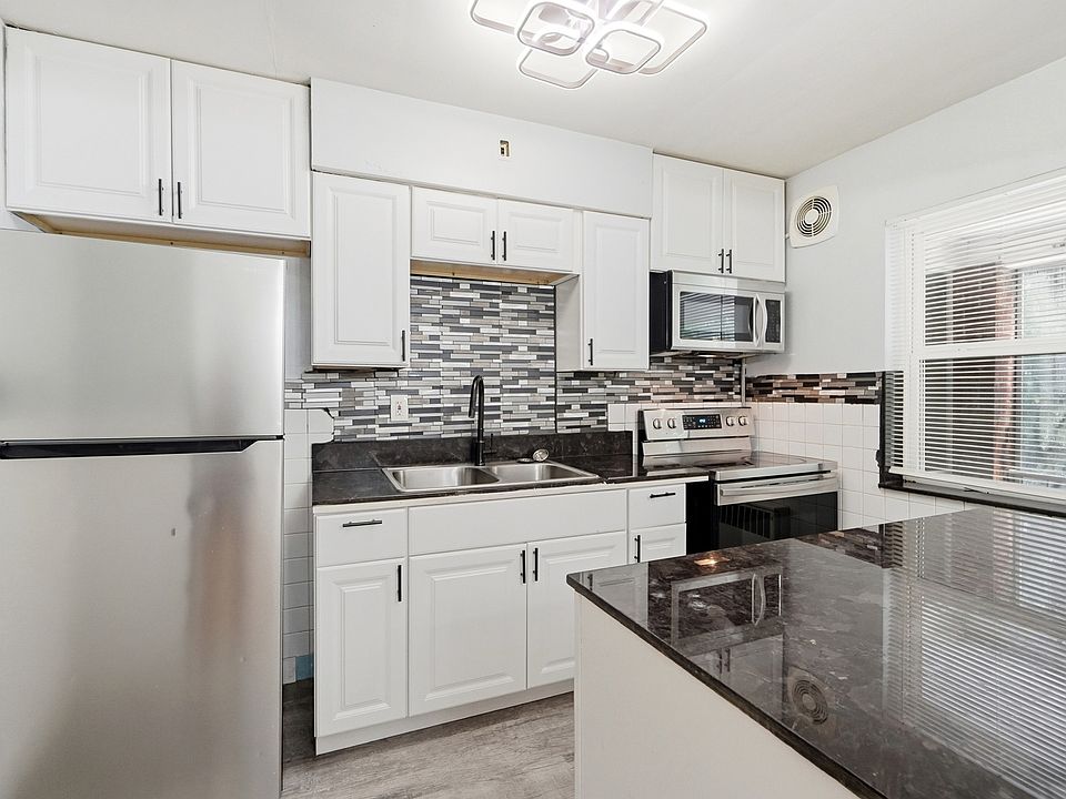 1st image of 3524 Hazelwood Ave APT 1