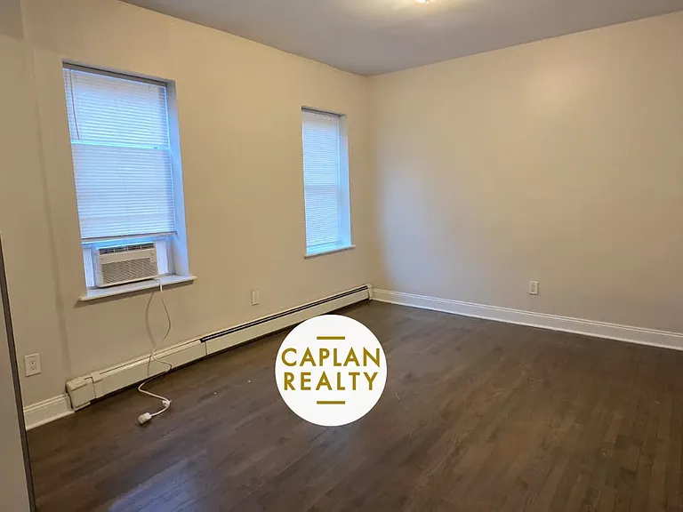 90 Bristol St #2F — Photo 4