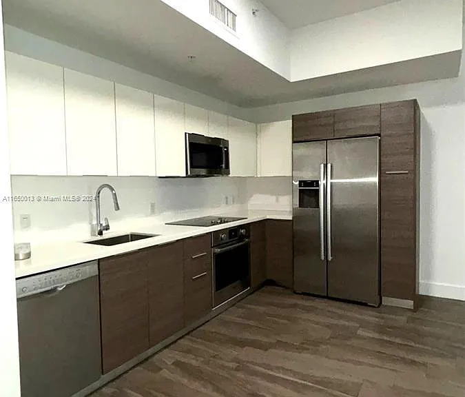 1010 SW 2nd Ave #2007 — Photo 5