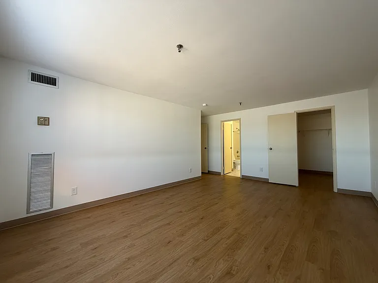2 Bedroom