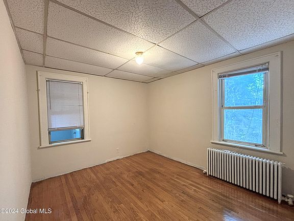 5th image of 22 Woodside Avenue