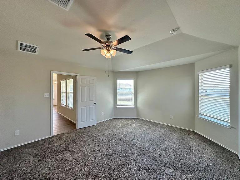 300 Danielle Dr — Photo 18
