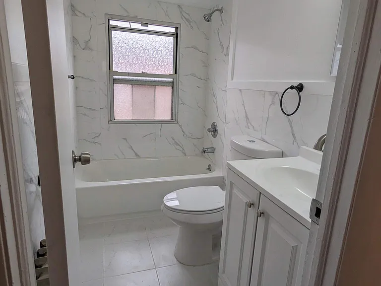902 Brady Ave #3 — Photo 8
