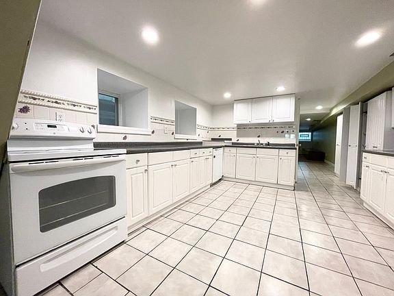 2nd image of 4640 Sansom St #1A