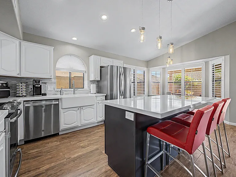 7243 W Morrow Dr — Photo 5
