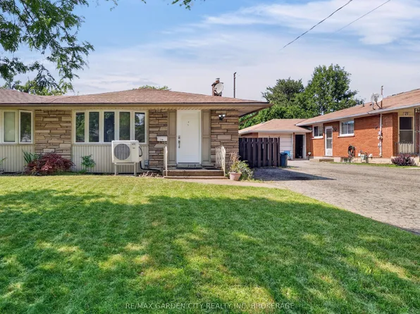19 Black Knight Rd, Saint Catharines, ON L2N 3B9