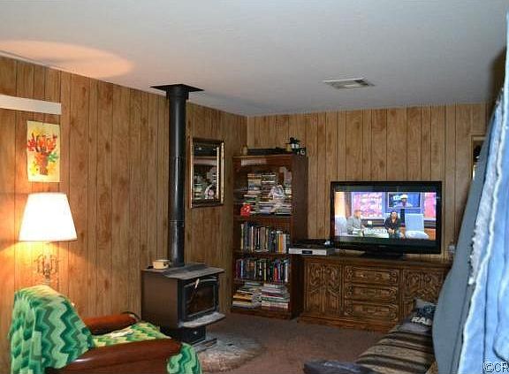 5th image of 2655 Howard Ave