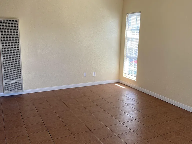 E. Bay 132 - D — Photo 2