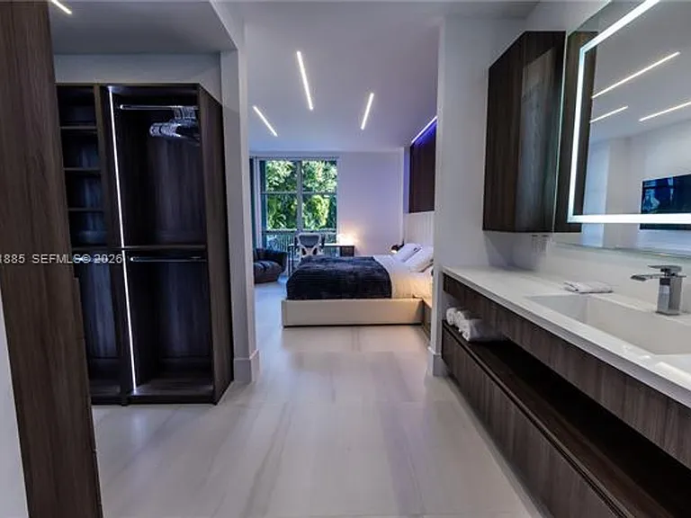 3600 Mystic Pointe Dr #114 — Photo 11
