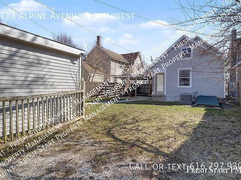 1113 Alpine Ave NW — Photo 7