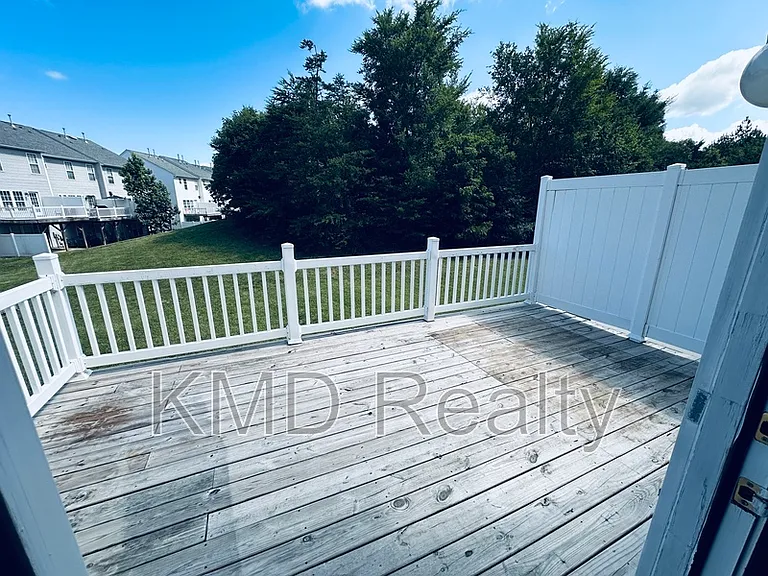 940 Tiger Ln — Photo 21