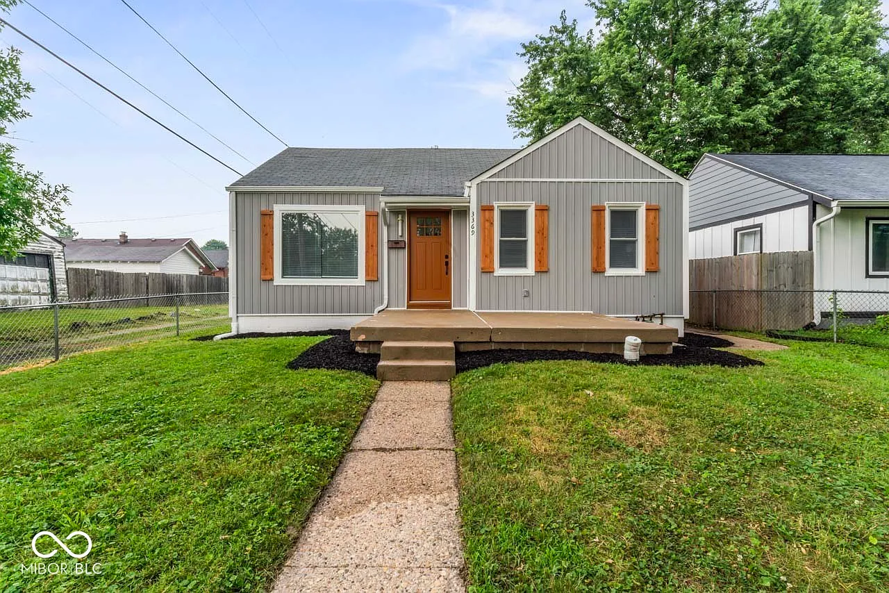3369 N Chester Ave photo 1