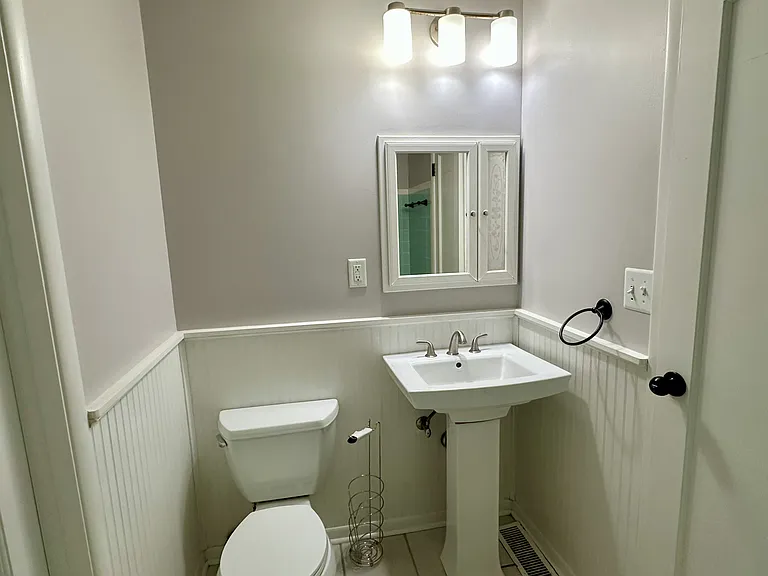 227 Creekwood Dr — Photo 10