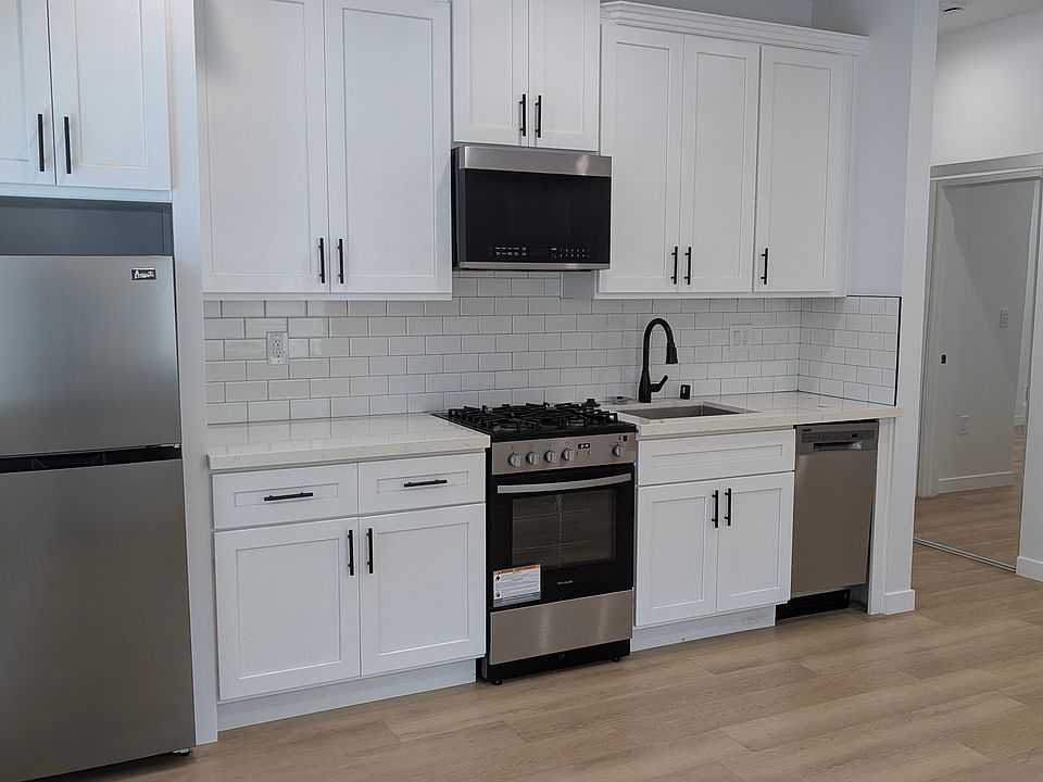 1st image of 1259 Devon Ave #1261-3/4