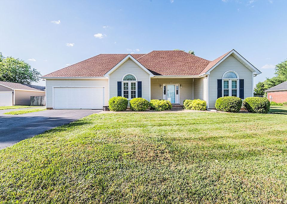 1st image of 220 Plainfield Way