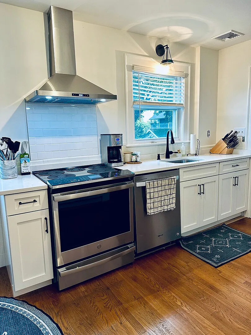 New Charming 3BR 1BA Retreat Near Boston — Photo 1