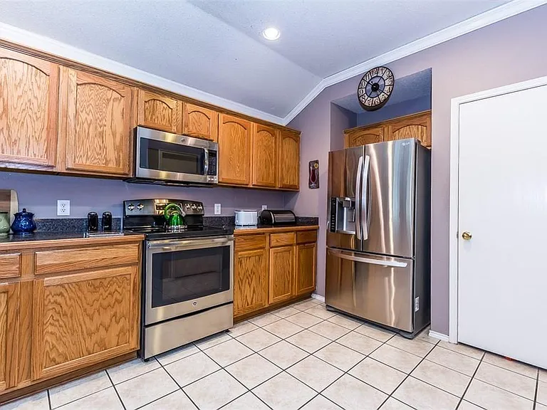 9809 Coolidge Dr — Photo 6