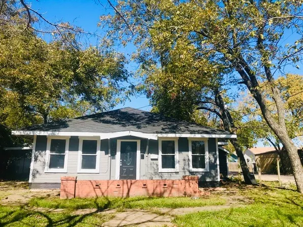 106 W Decatur St, Ennis, TX 75119