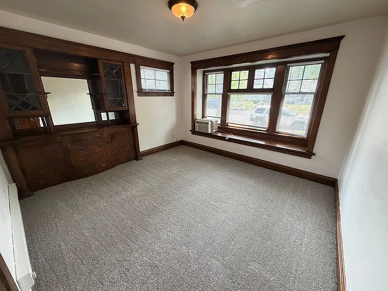 927 South Adams Apartments — Photo 14