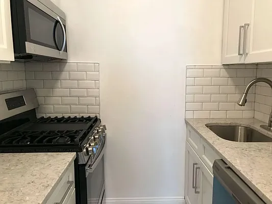 Rented by Sandra Ospina, Licensed Real Estate Broker | media 20