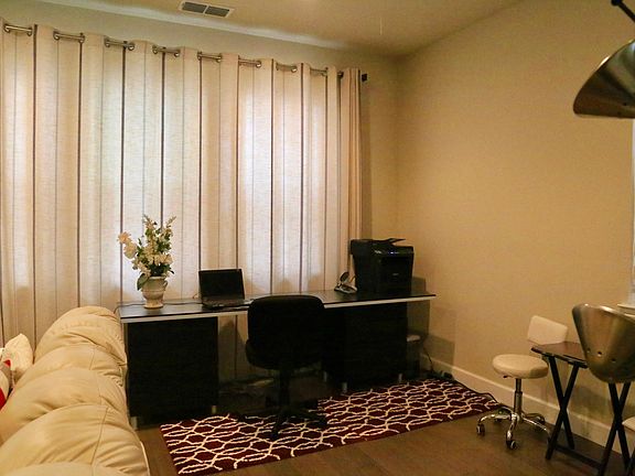 5th image of 1912 Worthington Cir