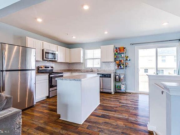 5th image of 46330 Creeping Primrose Ln Unit A