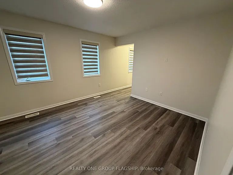 111 Higginbotham Cres — Photo 10