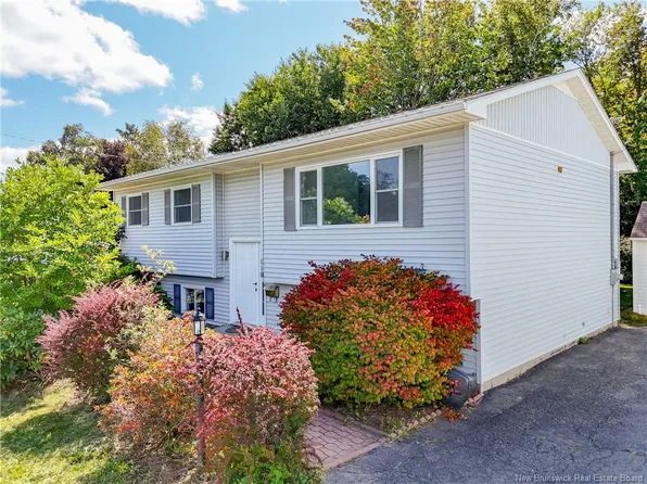 110 Chandler Dr, Fredericton, NB E3B 5S7
