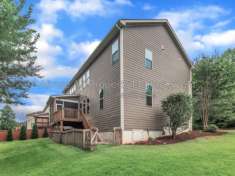 8313 Henderson Rd — Photo 52