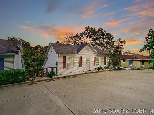 55 Arrowhead Beach Rd, Lake Ozark, MO 65049