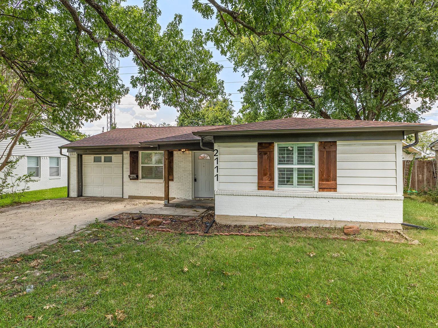 3 bed, 894 sqft, $1,800 — Photo 2