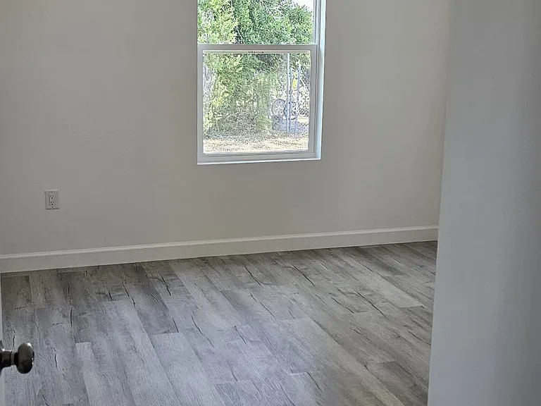 304 Pearl St #1 — Photo 8