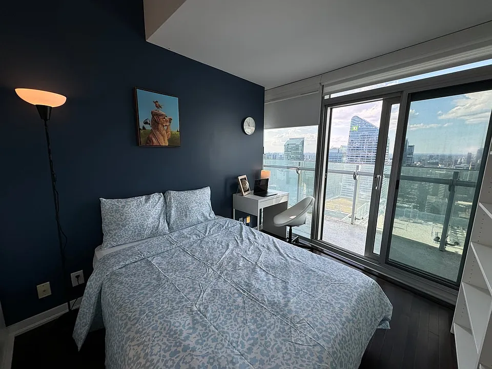12 York St #5509A