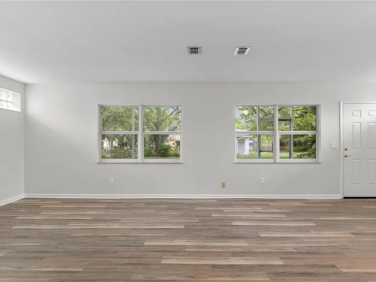 2910 W Price Ave — Photo 13
