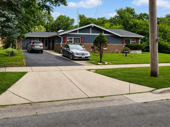 8548 40th St, Lyons, IL 60534
