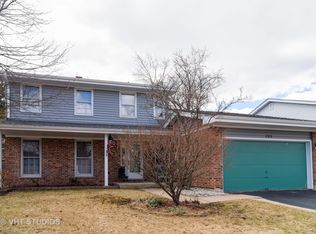 105 Buckingham Ct, Elk Grove Village, IL 60007