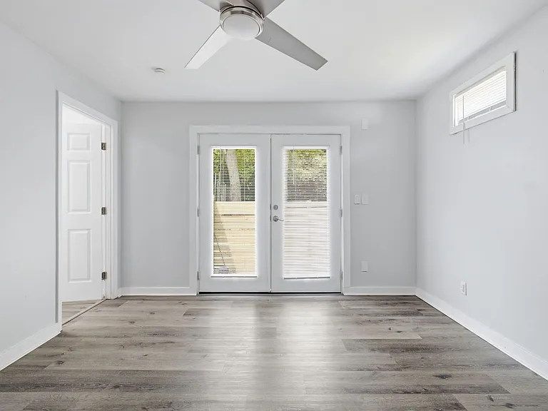 2834 Clifton Ave — Photo 20
