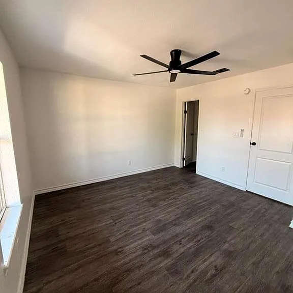 913 W Park Ave — Photo 7