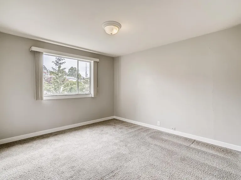 Skyline House — Photo 18