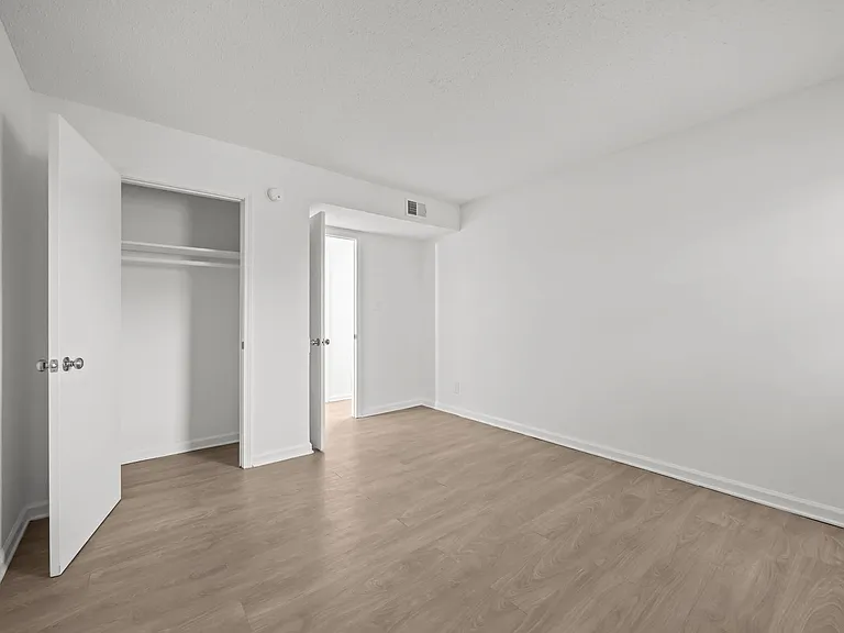 308 W Trinity Ave — Photo 3