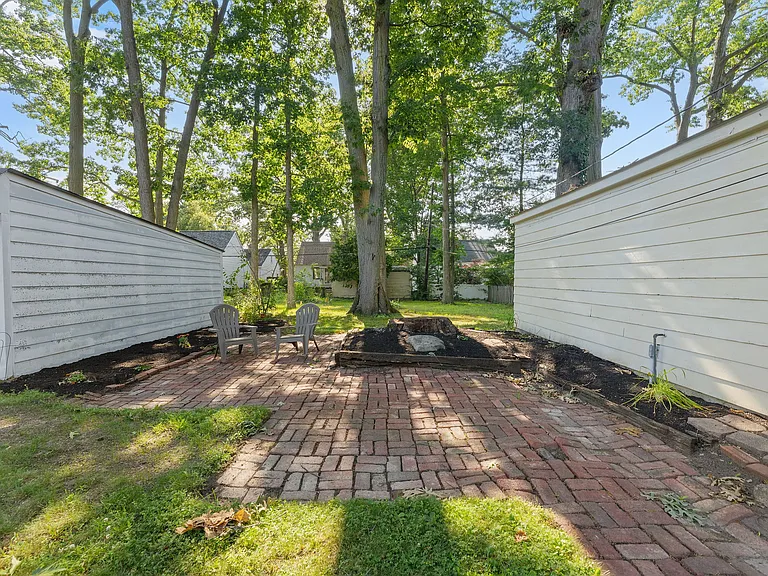 602 Huntmere Dr — Photo 28