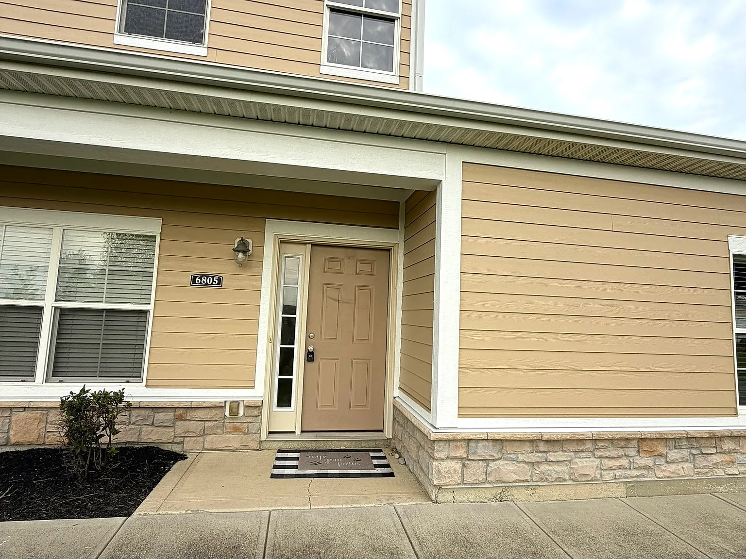 2 bed, 1621 sqft, $2,350 — Photo 2